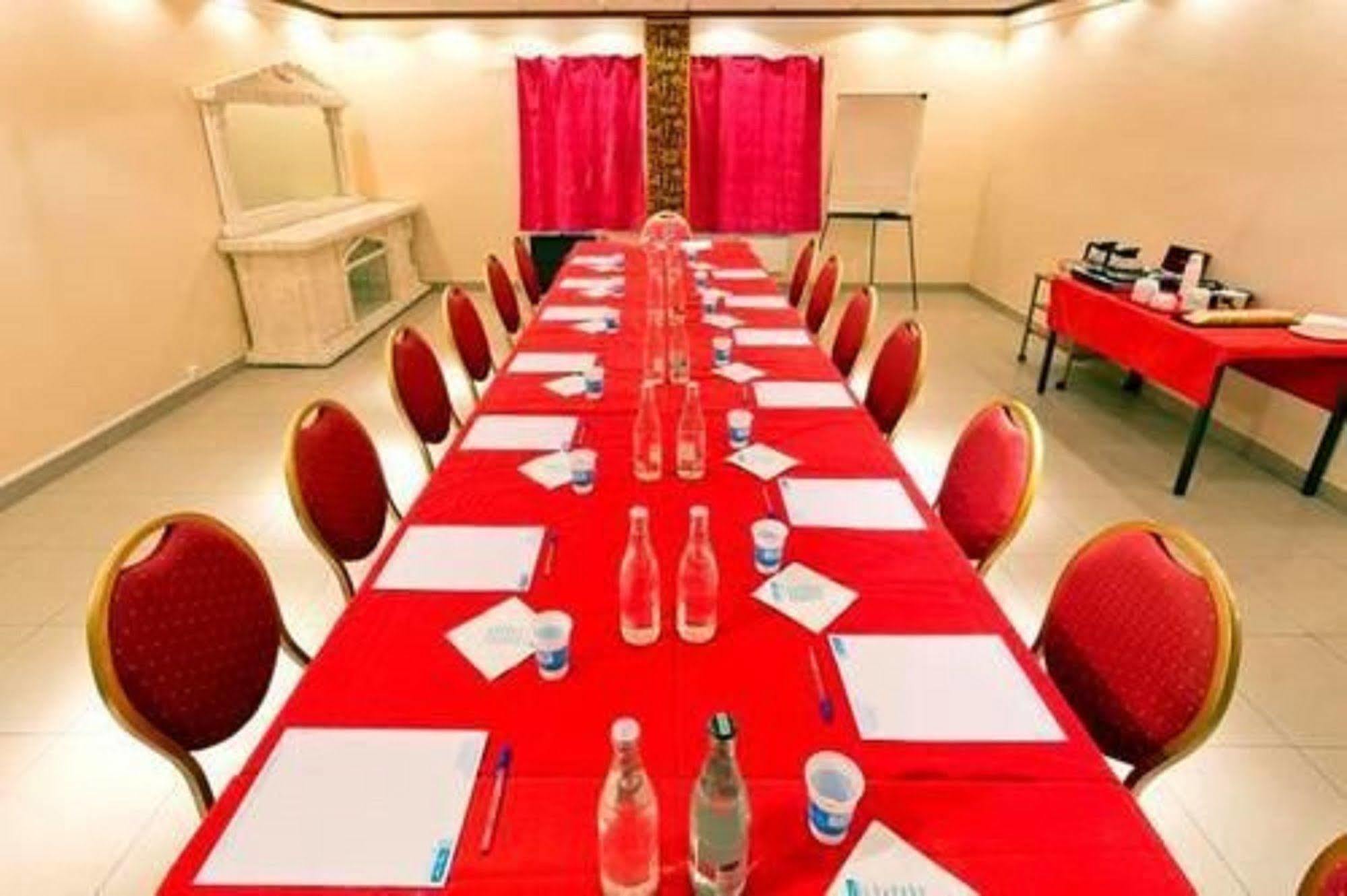 Ibis Styles Paris Hippodrome De Vincennes Hotel Joinville-le-Pont Buitenkant foto